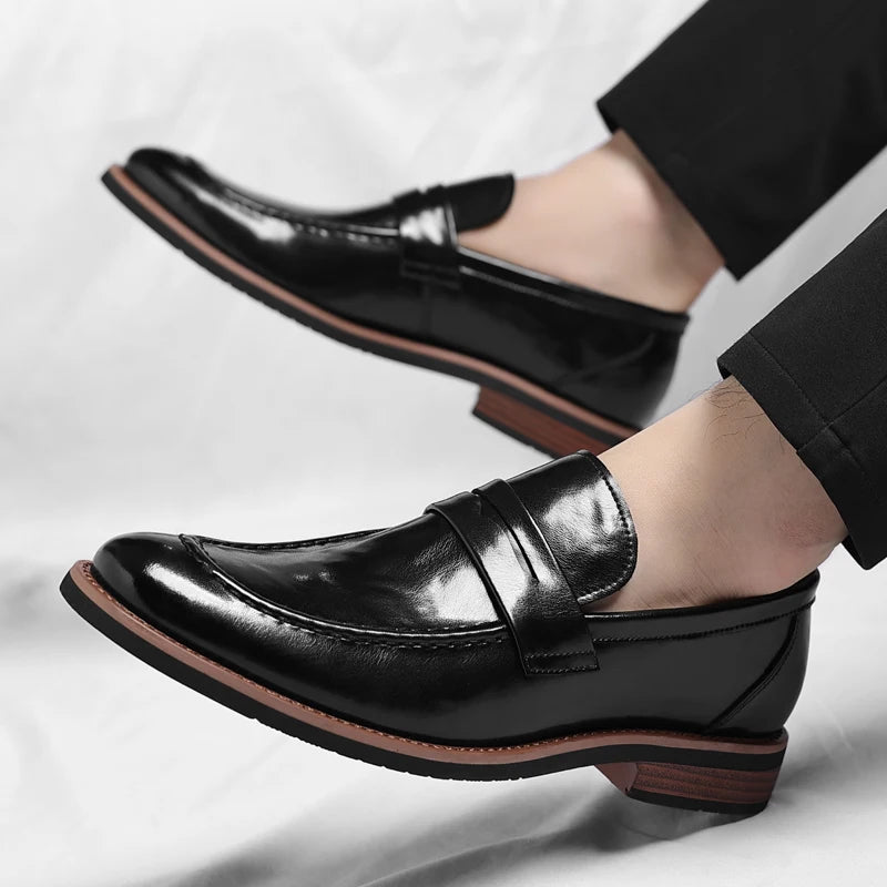 Lorenzo Split-Leather Pointed Loafer